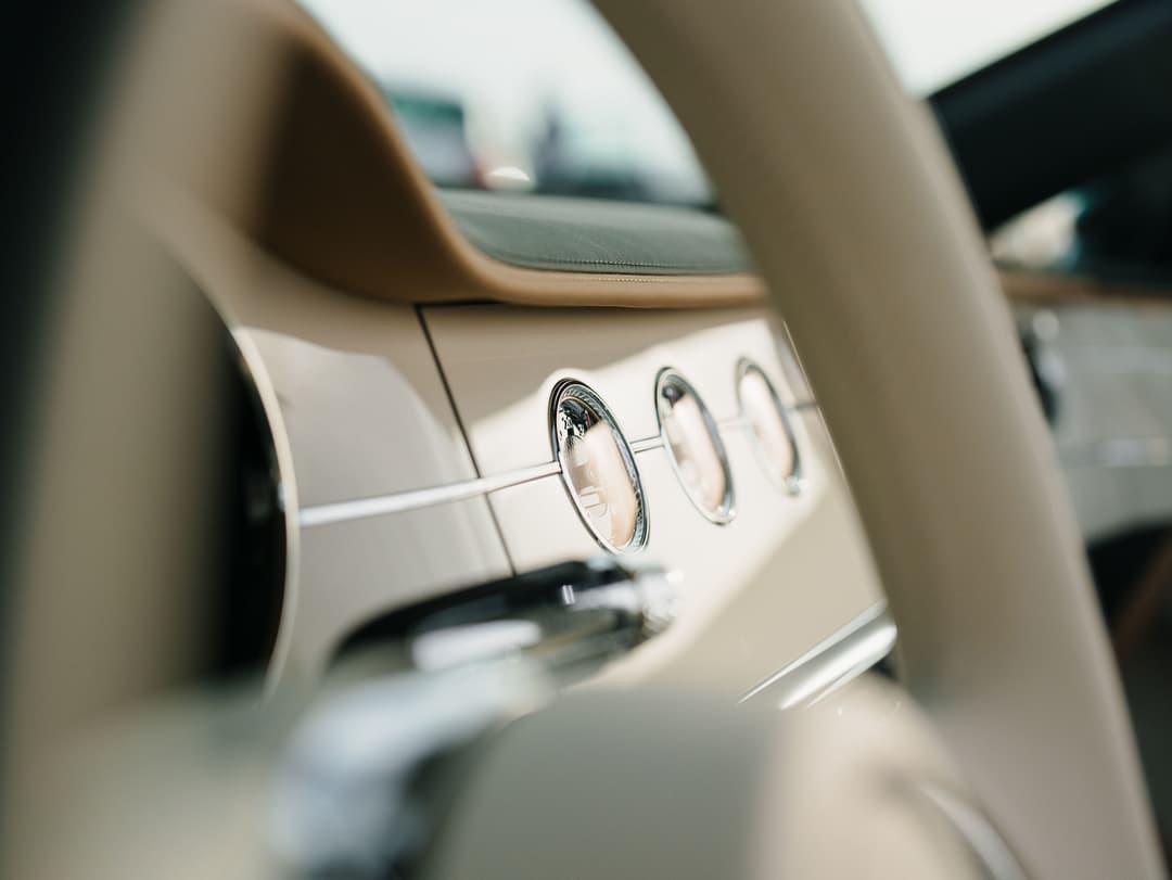Bentley Continental GTC Speed Mulliner V8 Hybrid