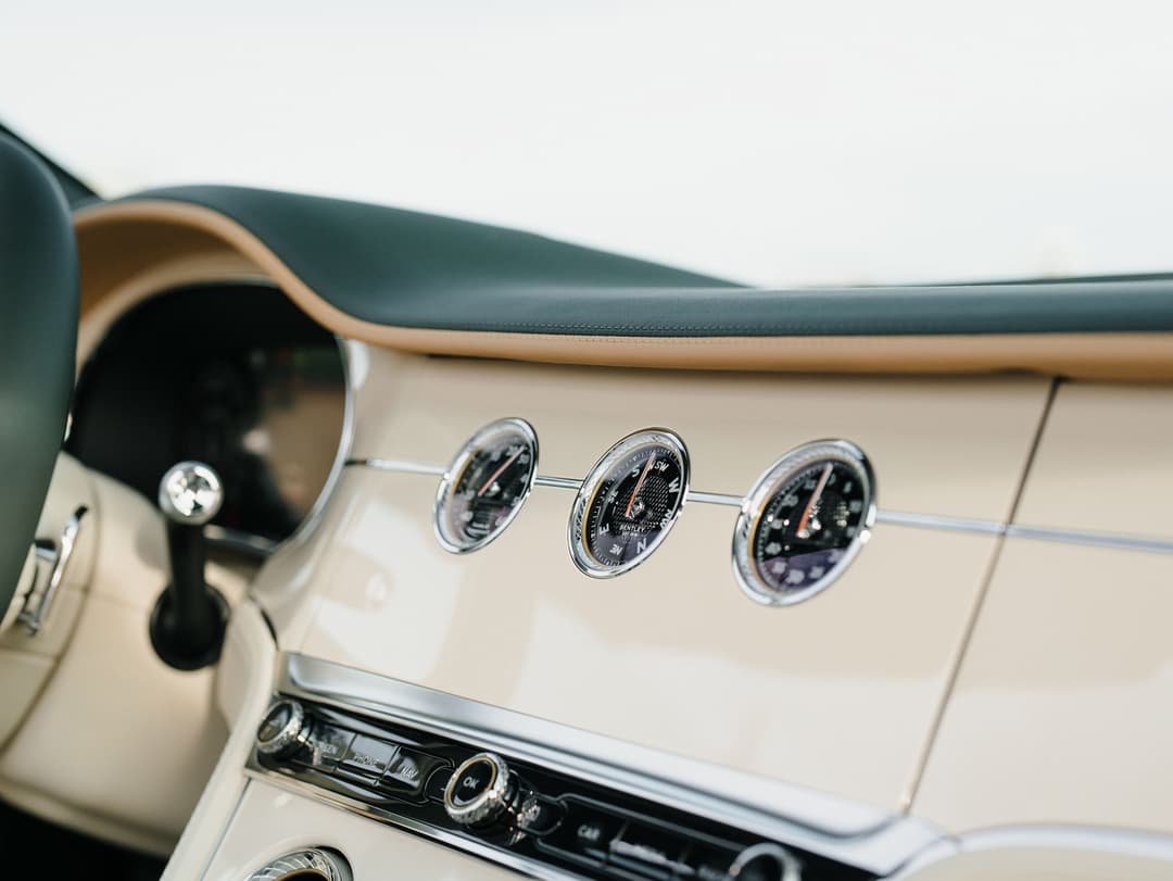 Bentley Continental GTC Speed Mulliner V8 Hybrid