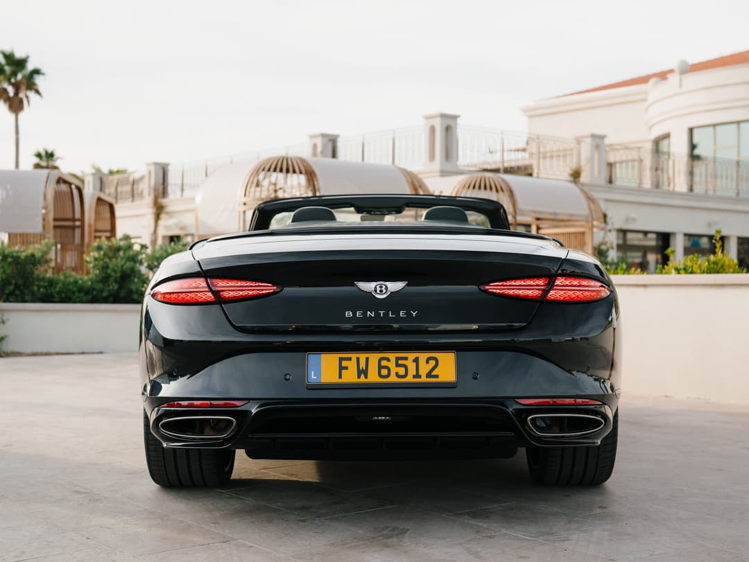 Bentley Continental GTC Speed Mulliner V8 Hybrid