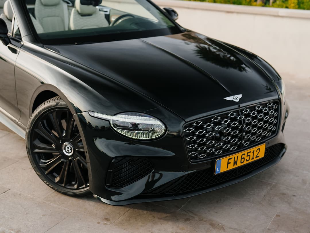 Bentley Continental GTC Speed Mulliner V8 Hybrid