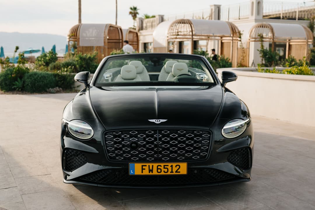 Bentley Continental GTC Speed Mulliner V8 Hybrid