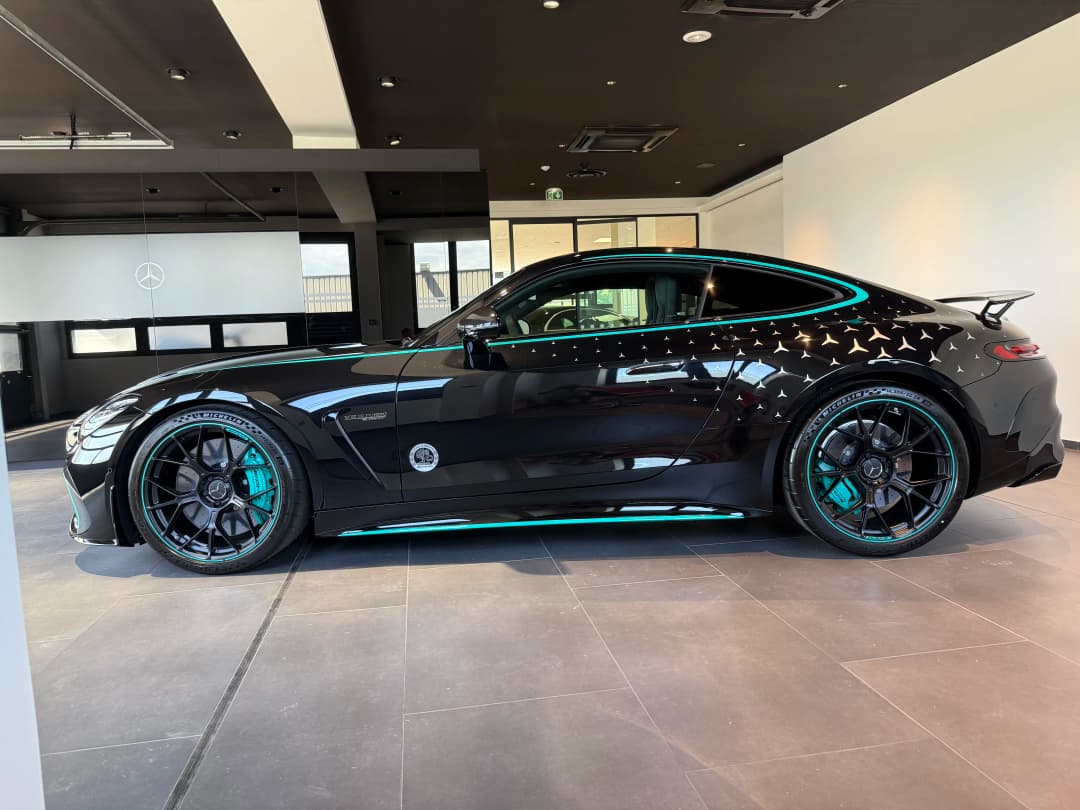 Mercedes-Benz AMG GT 63 PRO Petronas F1 Limited Edition 1-200