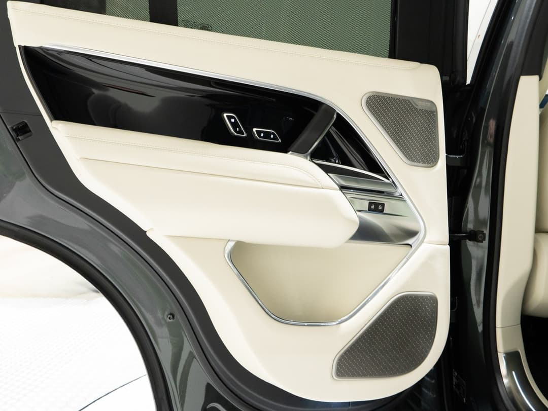 Range Rover Autobiography LWB P460e Hybrid